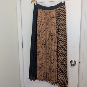 INWEAR PLEATED SKIRT SIZE 10